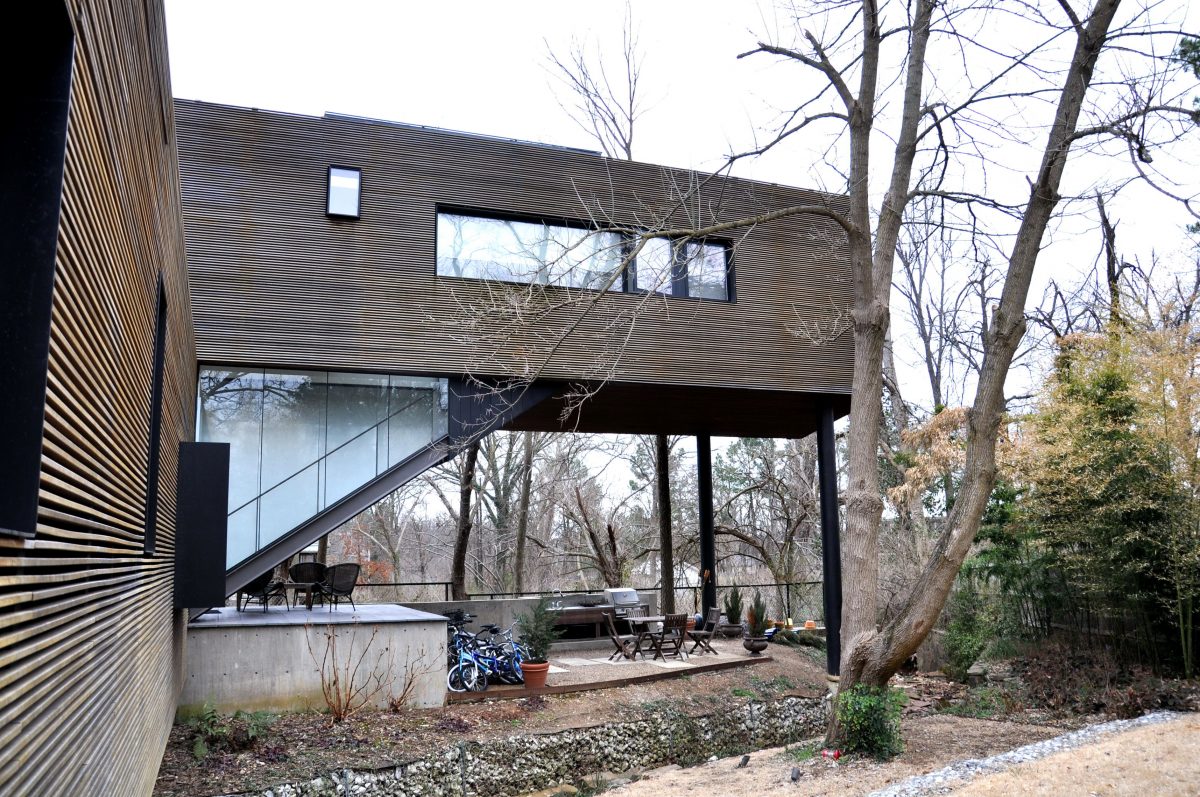 Marlon Blackwell - L Stack House - exterior patio