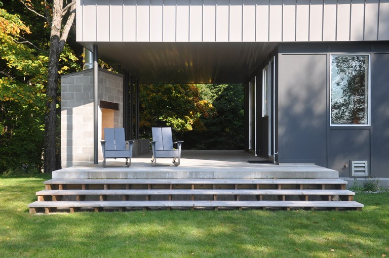 Creating a breeze on the covered terrace